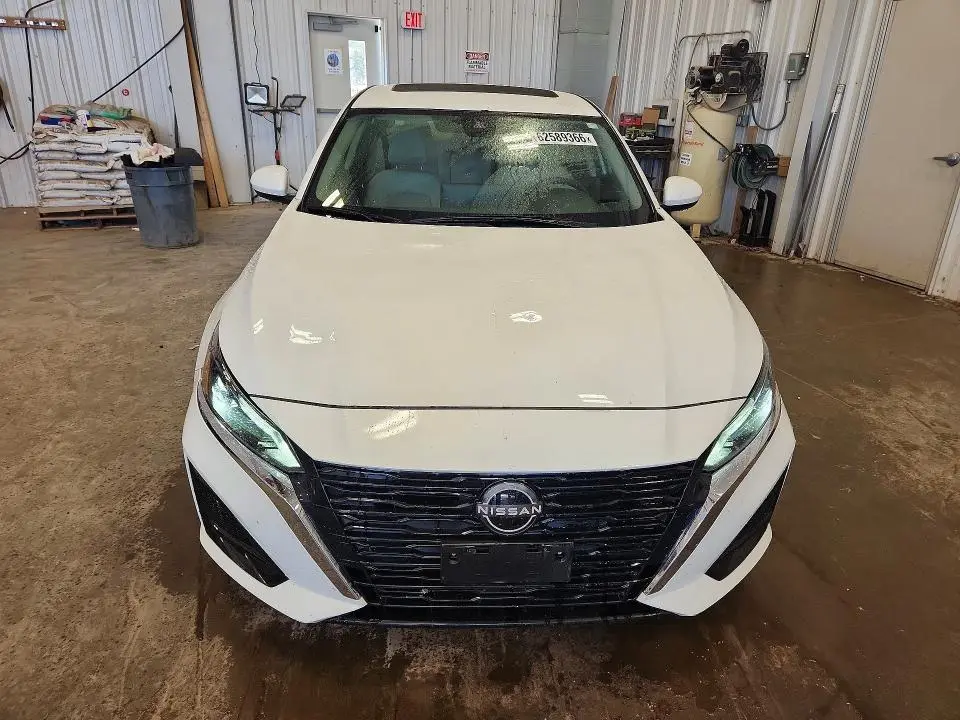 2024 NISSAN ALTIMA SV  
