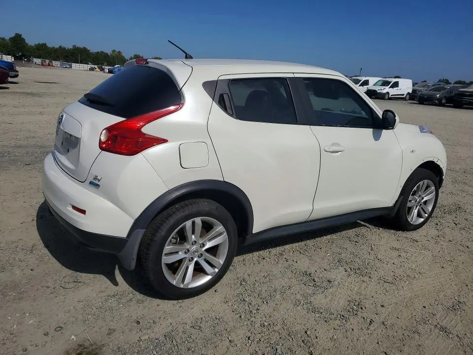 2011 NISSAN JUKE S  