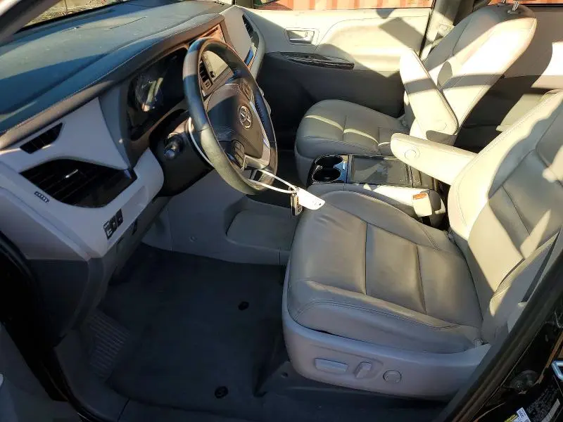 2020 TOYOTA SIENNA XLE 7-PASSENGER  