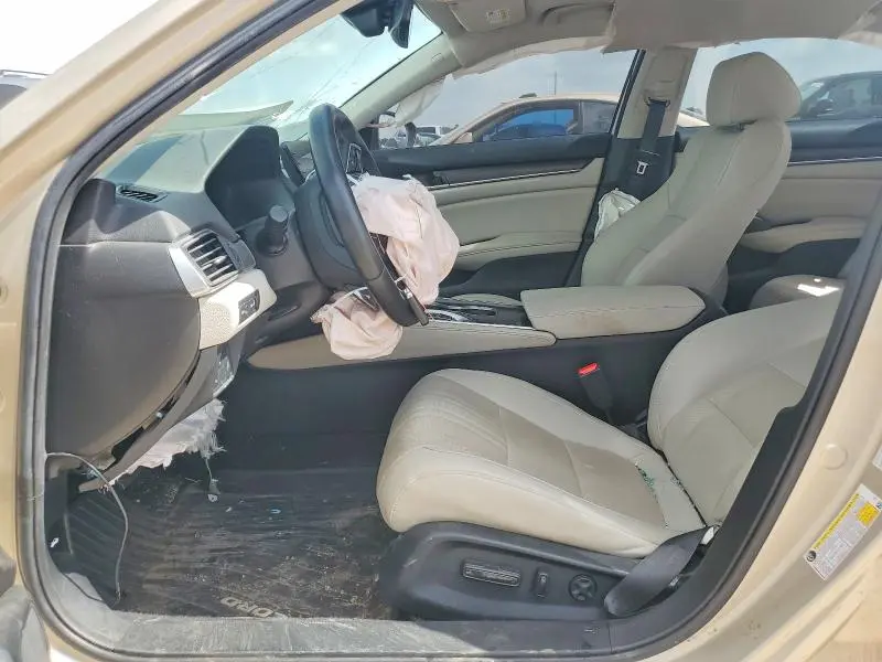 2019 HONDA ACCORD TOURING  