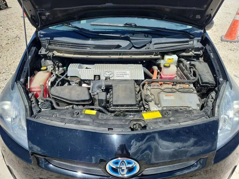 2010 TOYOTA PRIUS III  