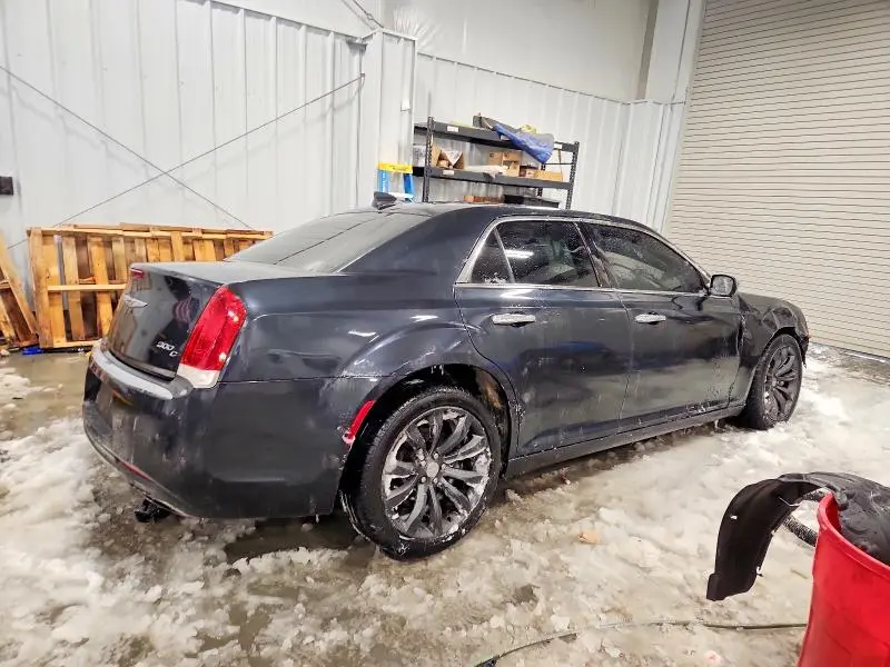 2017 CHRYSLER 300C   