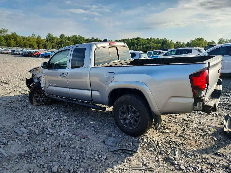 2022 TOYOTA TACOMA SR5  