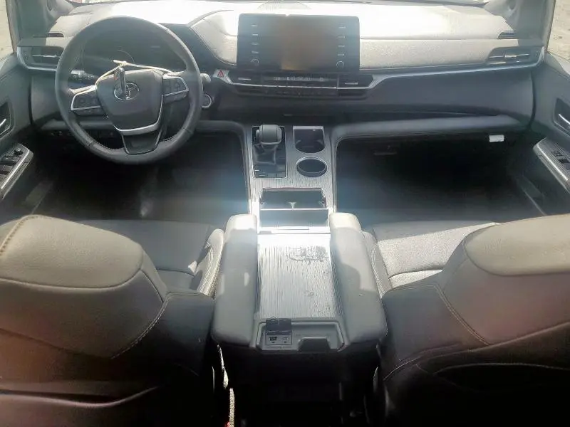 2024 TOYOTA SIENNA XSE  