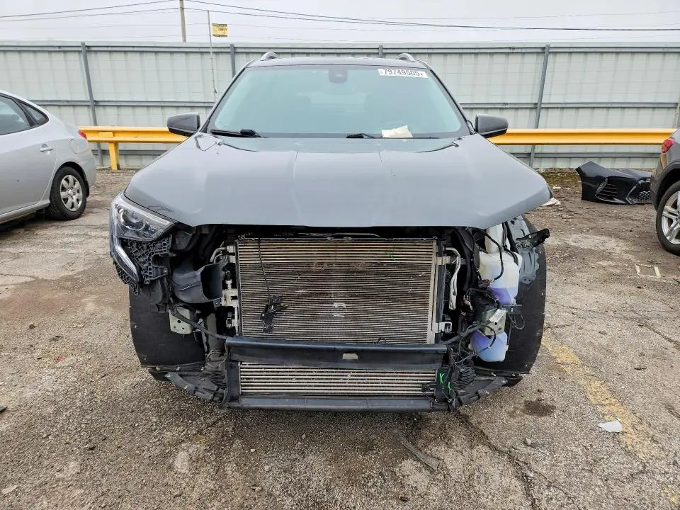 2021 GMC TERRAIN SLT  