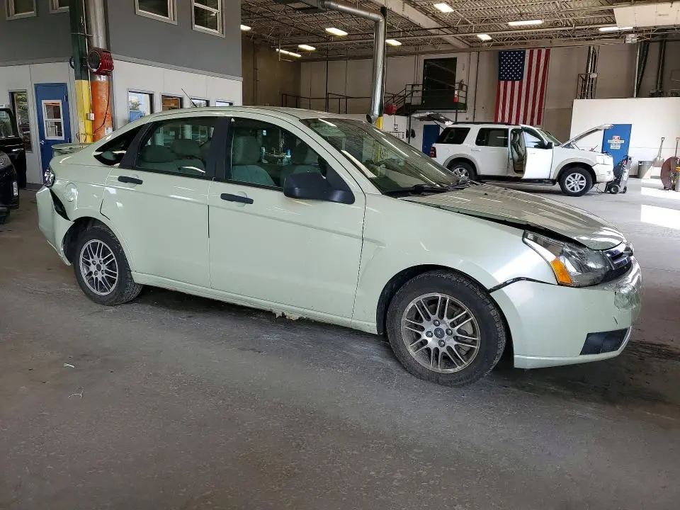 2010 FORD FOCUS SE  
