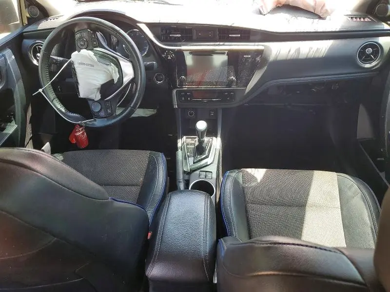 2017 TOYOTA COROLLA SE  