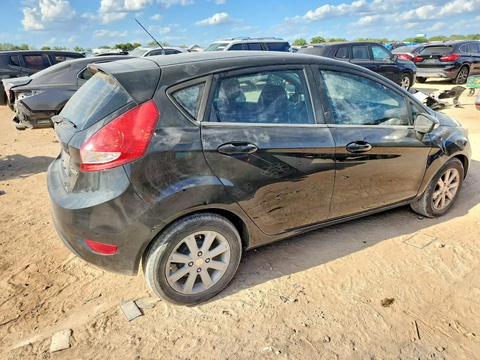 2013 FORD FIESTA SE  