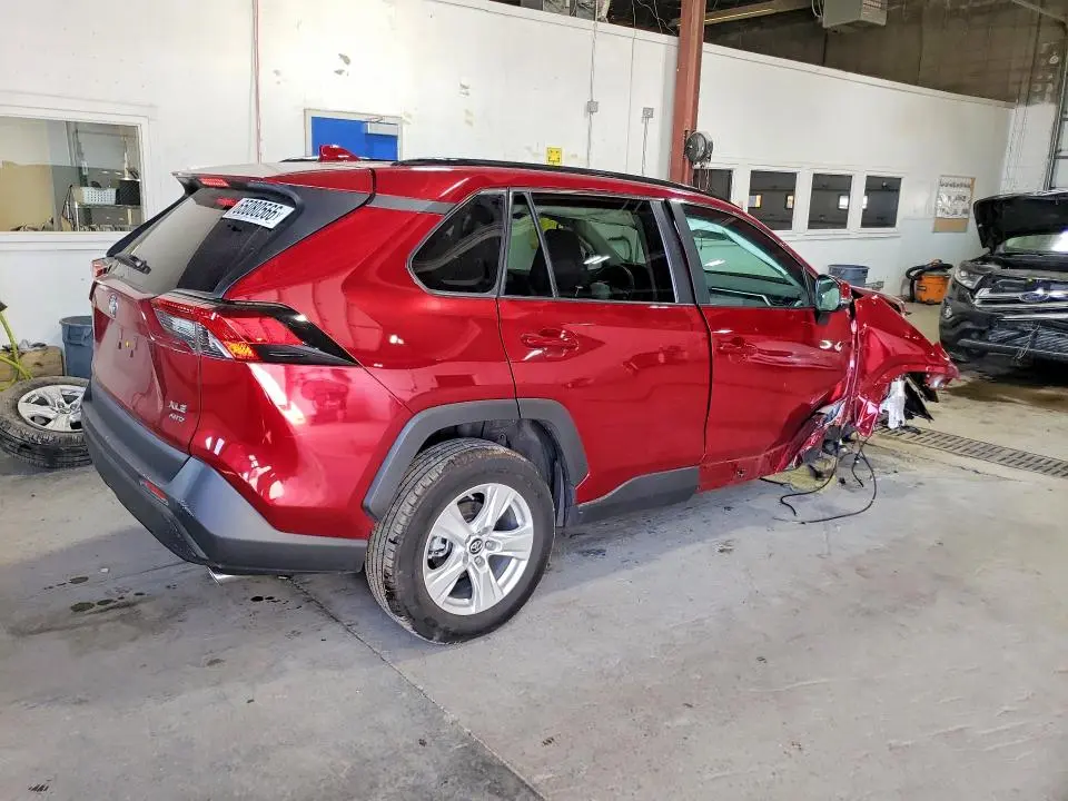 2019 TOYOTA RAV4 XLE  