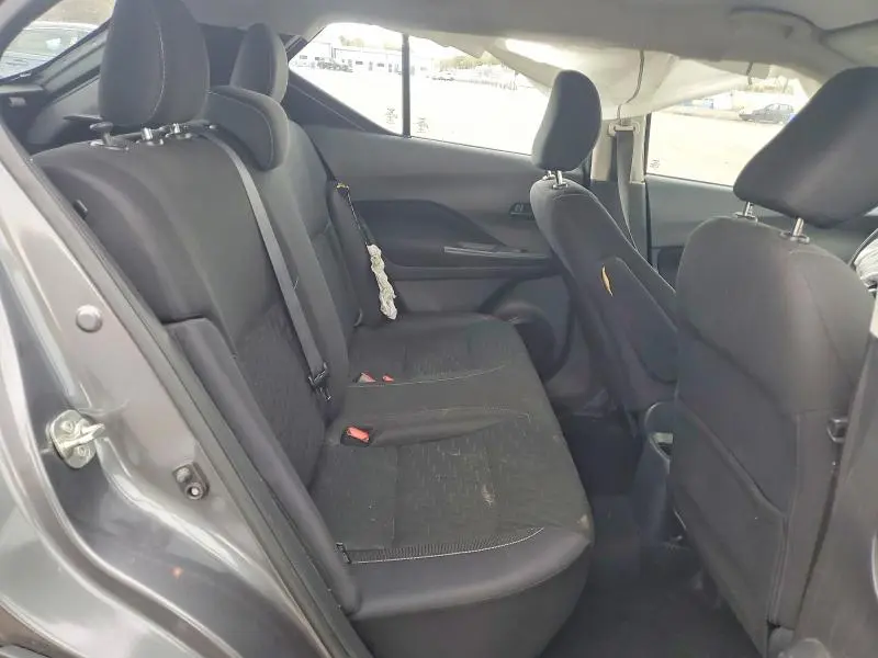 2021 NISSAN KICKS S  
