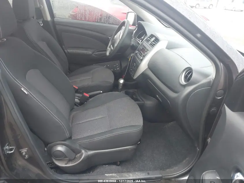 2015 NISSAN VERSA 1.6 SV