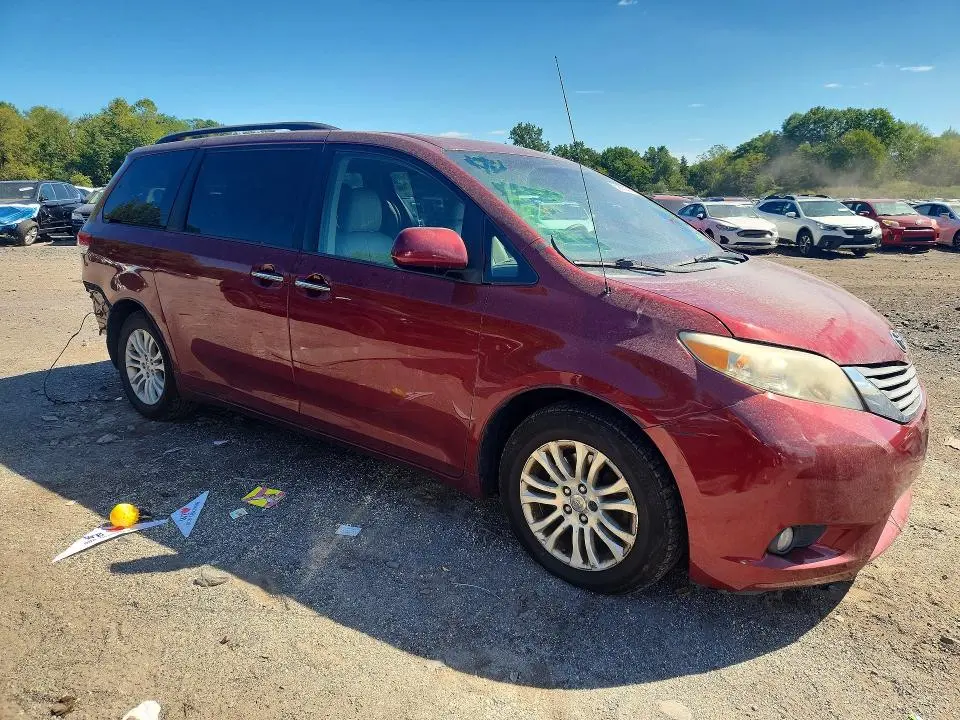2012 TOYOTA SIENNA XLE 8-PASSENGER  