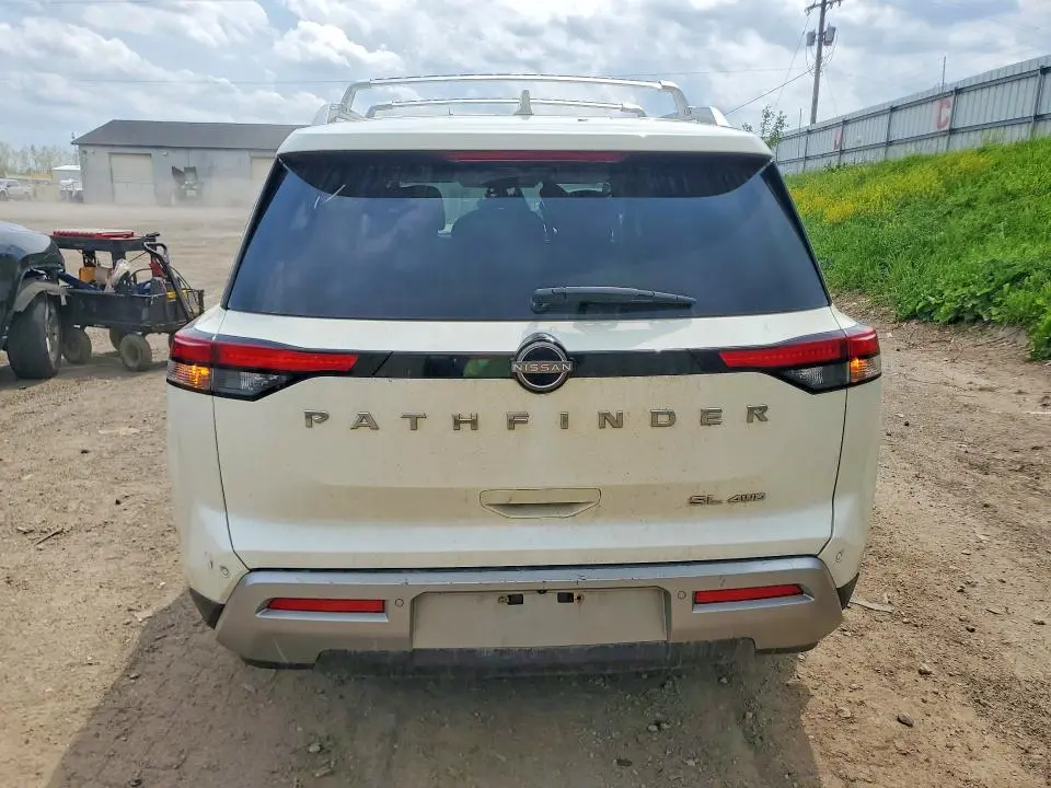2023 NISSAN PATHFINDER SL  