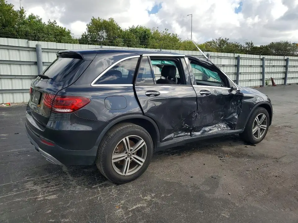 2020 MERCEDES-BENZ GLC 300  