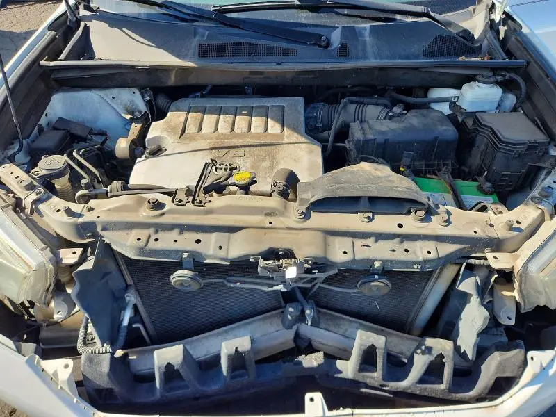 2011 TOYOTA HIGHLANDER SE  