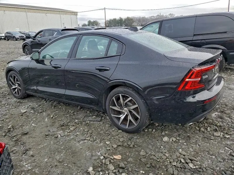 2020 VOLVO S60 T5 MOMENTUM  