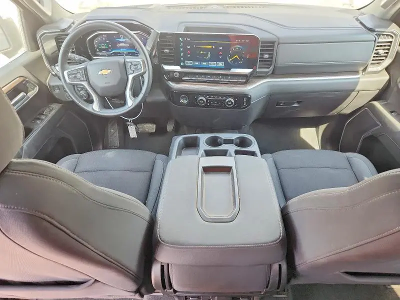 2024 CHEVROLET SILVERADO K1500 LT  
