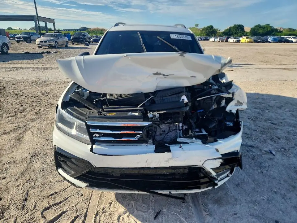 2021 VOLKSWAGEN TIGUAN SE  