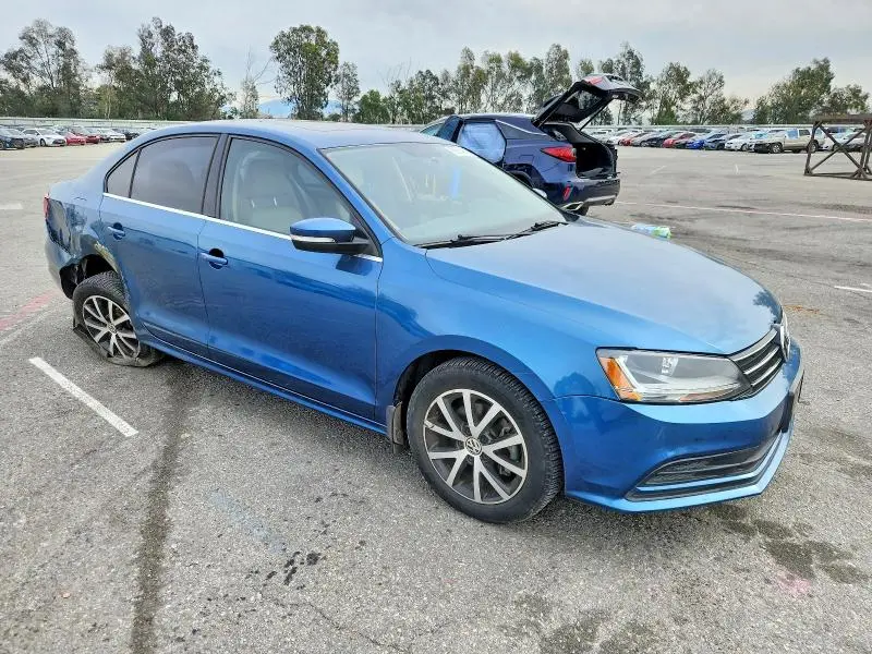 2017 VOLKSWAGEN JETTA SE  