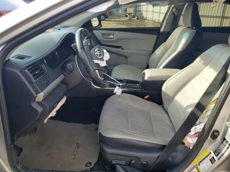 2016 TOYOTA CAMRY SE  