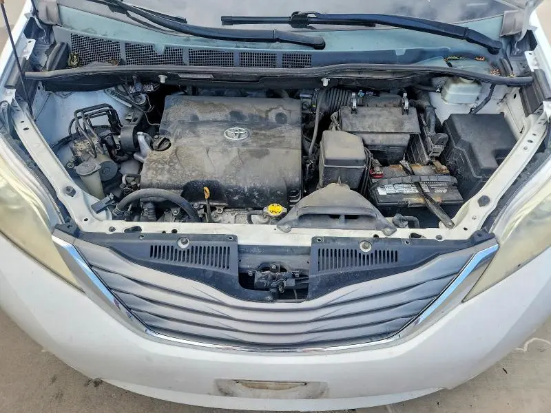 2012 TOYOTA SIENNA XLE 8-PASSENGER  