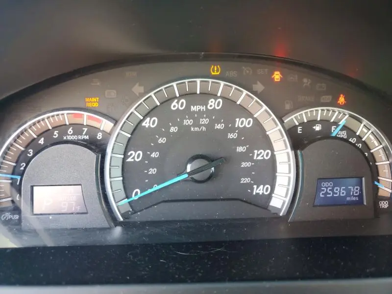 2014 TOYOTA CAMRY SE  