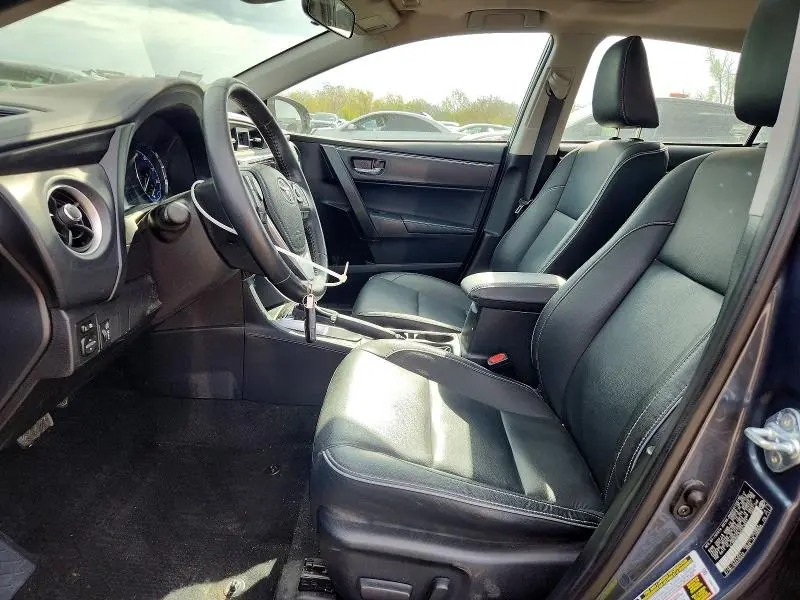 2018 TOYOTA COROLLA XLE  
