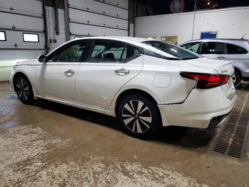 2022 NISSAN ALTIMA SV  