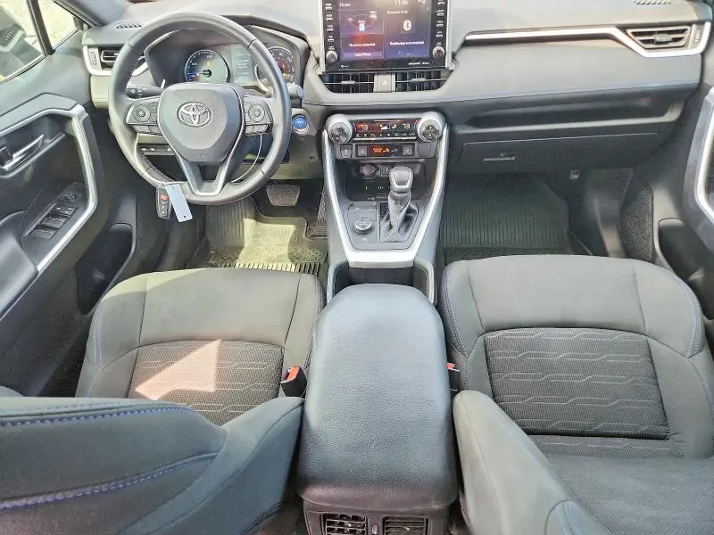 2022 TOYOTA RAV4 SE  