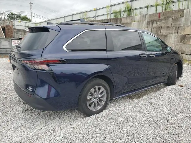 2024 TOYOTA SIENNA XLE  