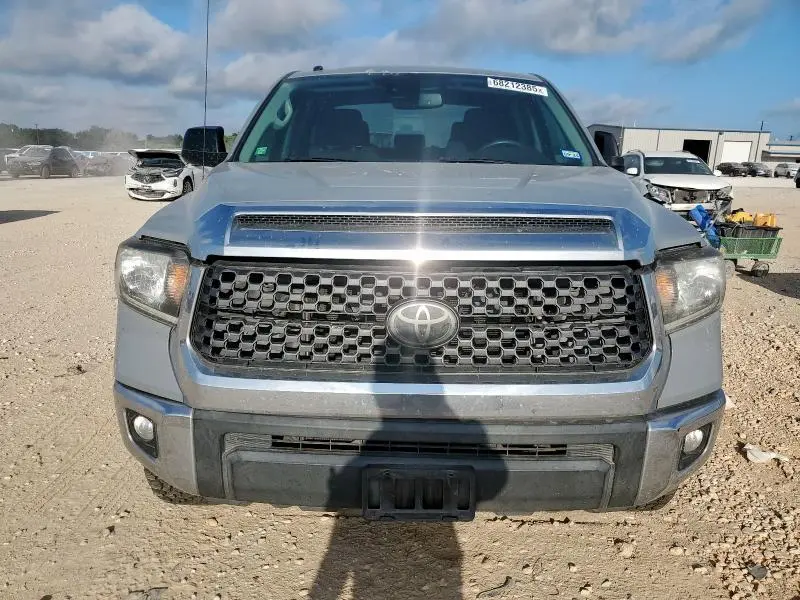 2019 TOYOTA TUNDRA CREWMAX SR5  