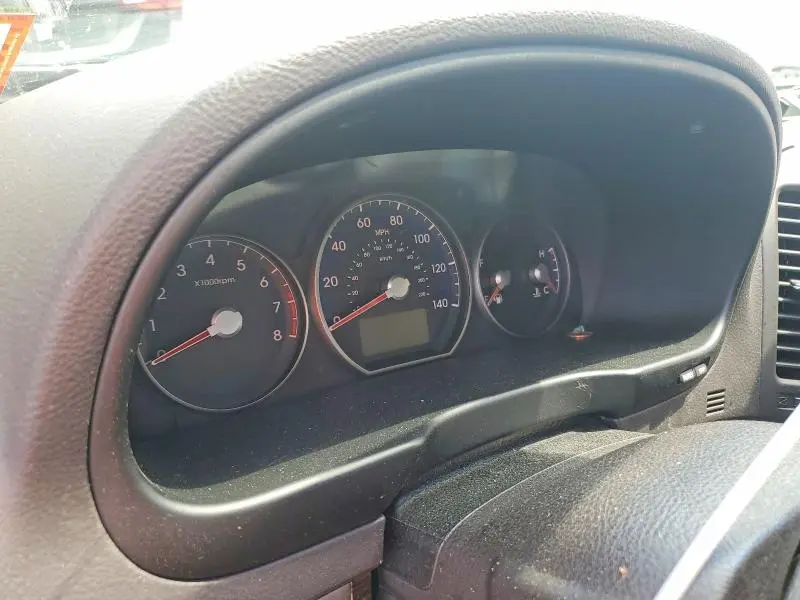 2011 HYUNDAI SANTA FE SE  