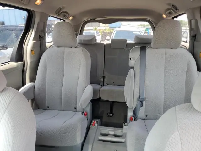 2013 TOYOTA SIENNA LE  