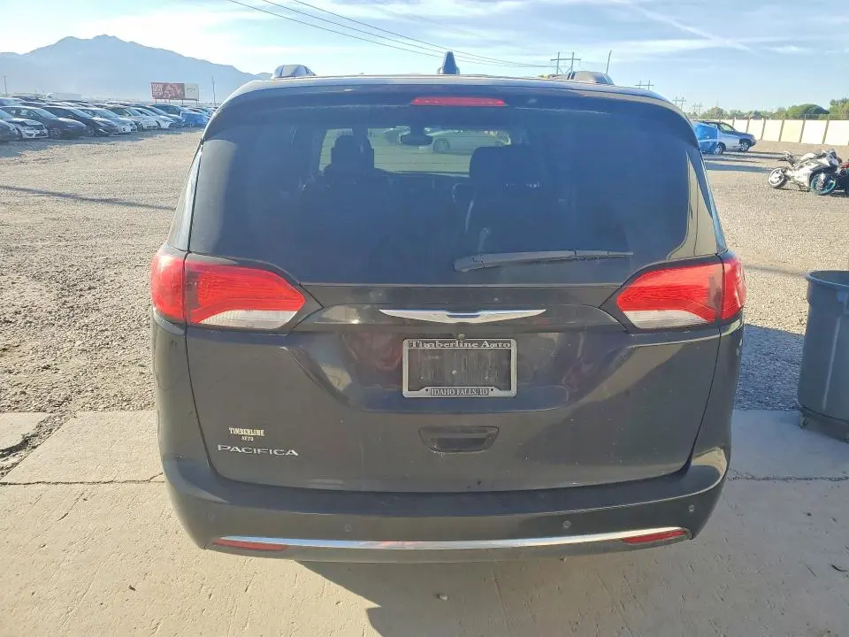 2017 CHRYSLER PACIFICA TOURING L PLUS  