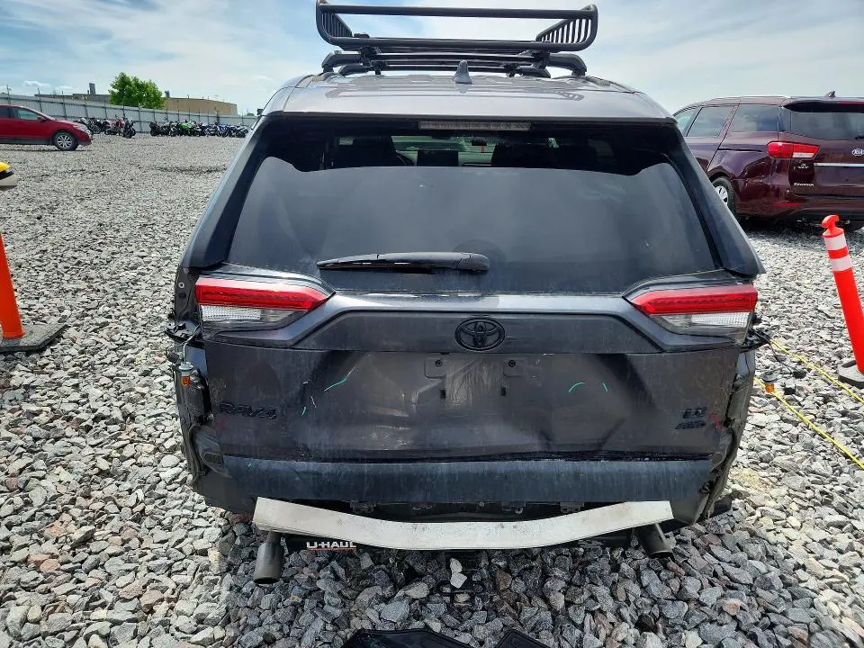 2022 TOYOTA RAV4 LE  
