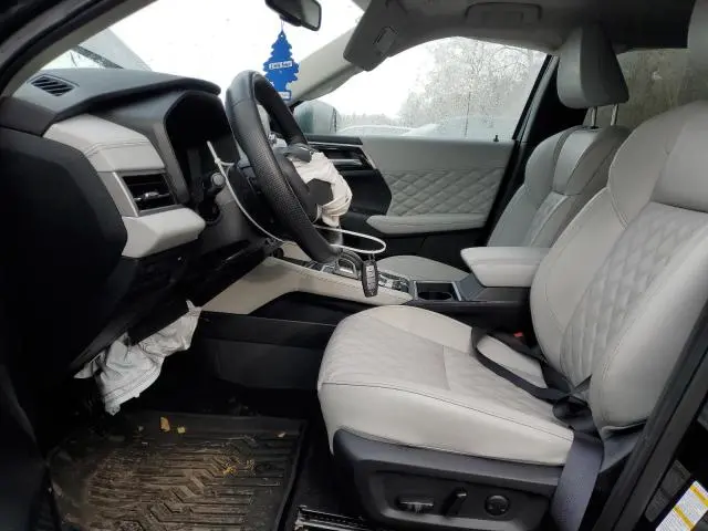 2024 MITSUBISHI OUTLANDER SE  