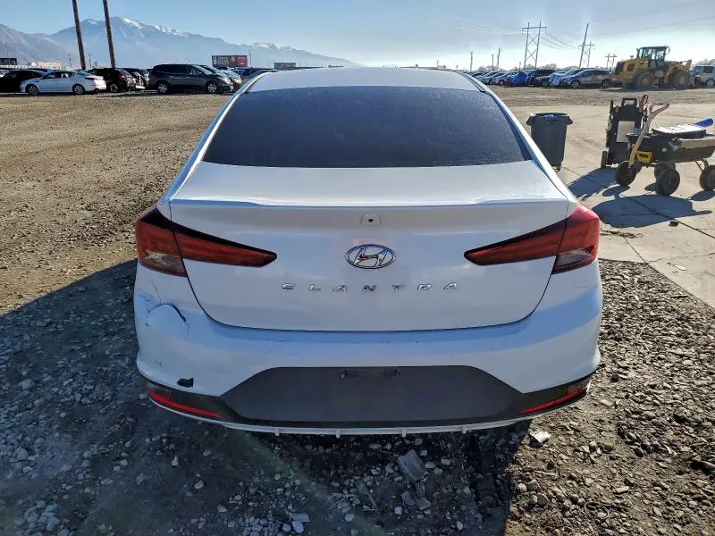 2020 HYUNDAI ELANTRA SE  