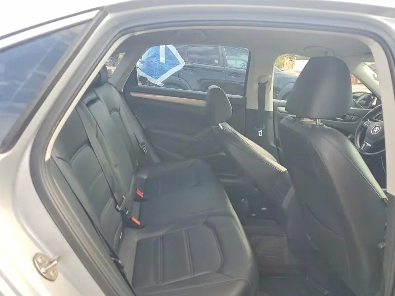 2015 VOLKSWAGEN PASSAT S  