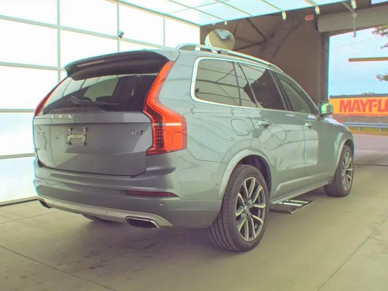 2017 VOLVO XC90 T6  