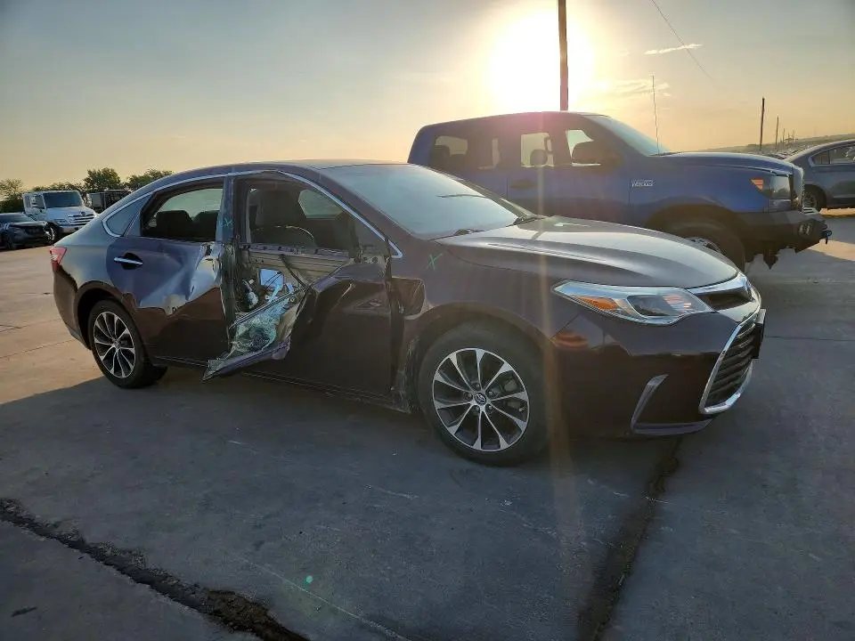 2016 TOYOTA AVALON XLE  