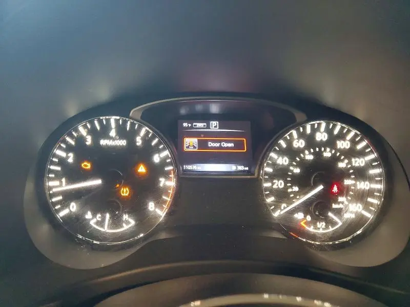 2018 NISSAN PATHFINDER SV  