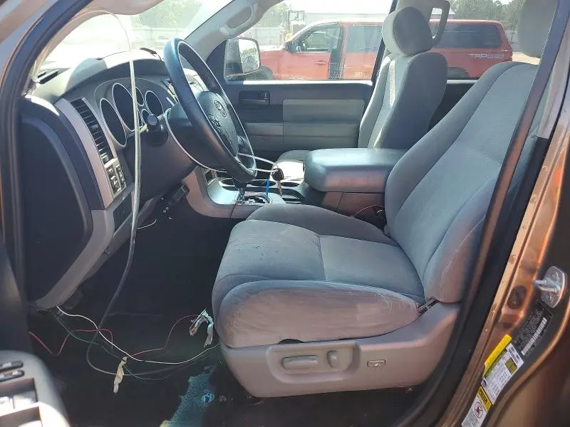 2013 TOYOTA SEQUOIA SR5  