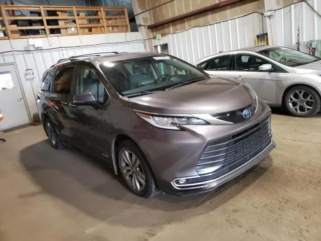 2021 TOYOTA SIENNA LIMITED  
