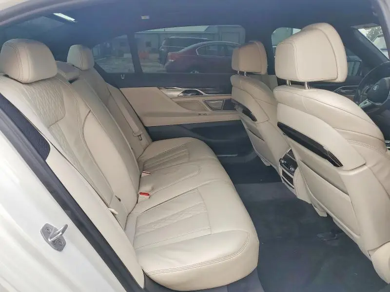 2018 BMW 750 XI  
