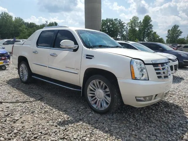 2011 CADILLAC ESCALADE EXT LUXURY  