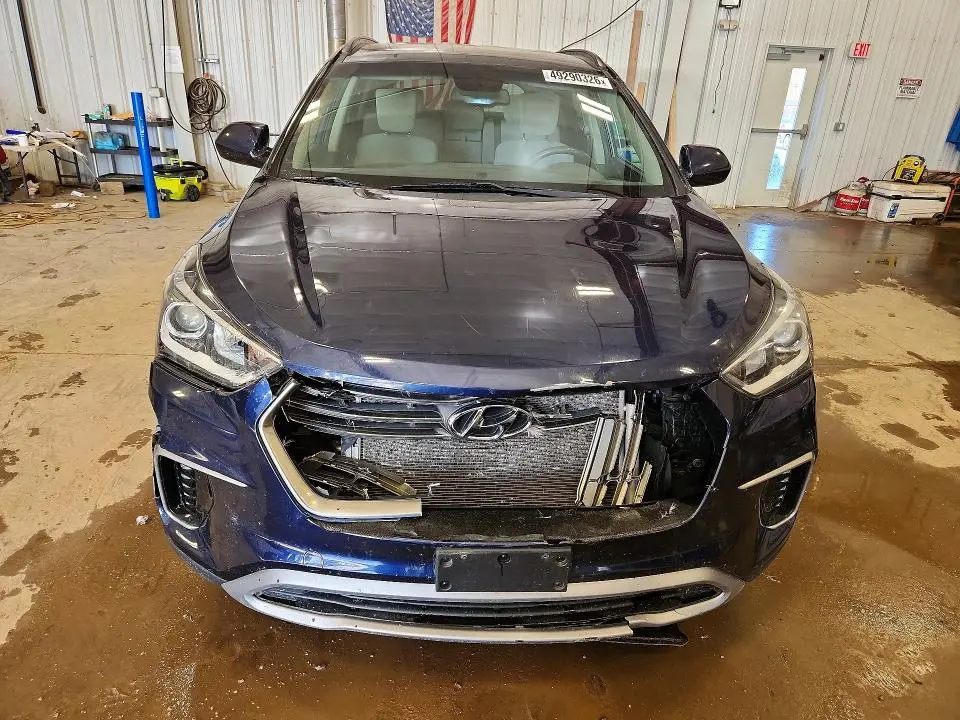 2018 HYUNDAI SANTA FE SE  