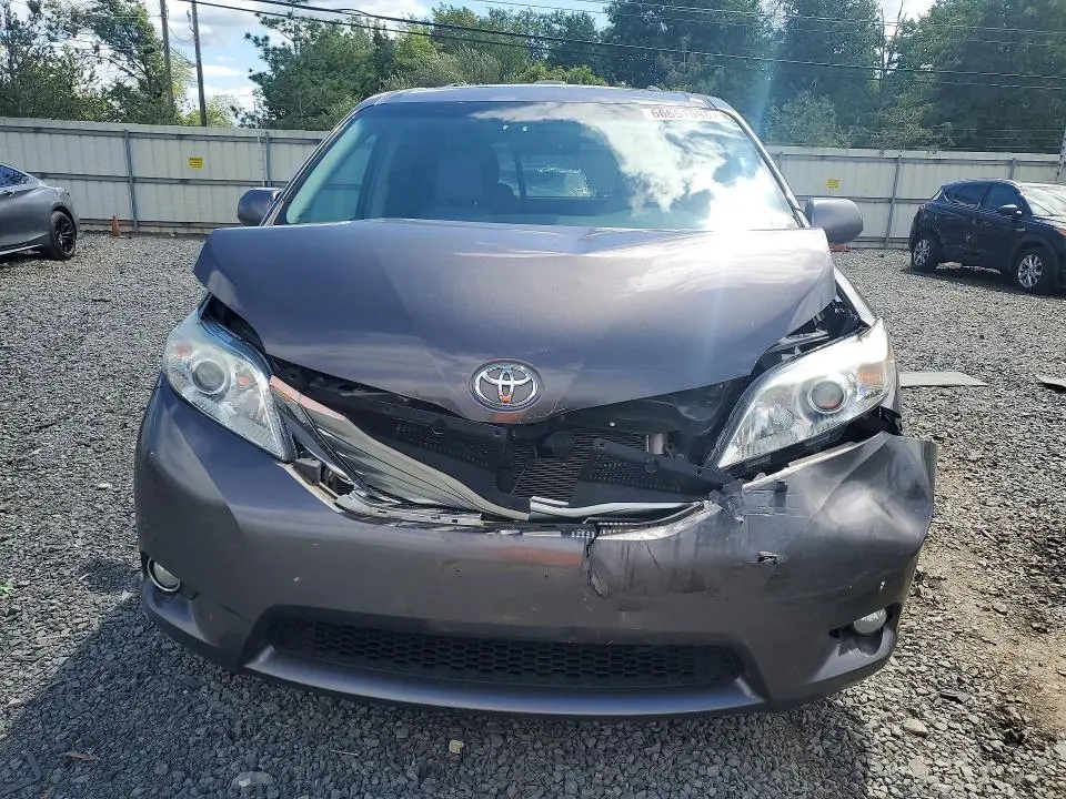 2012 TOYOTA SIENNA LIMITED 7-PASSENGER  