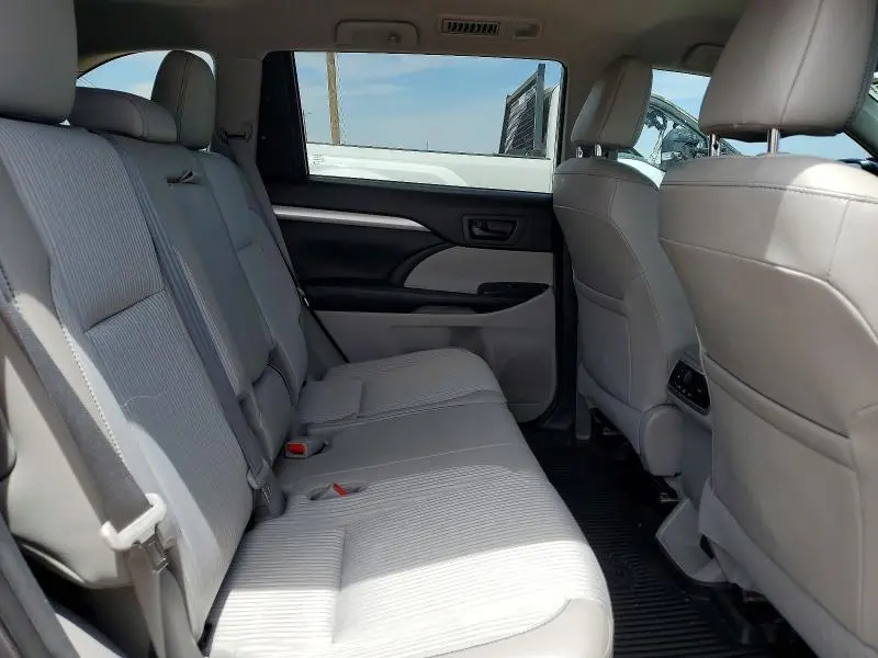2018 TOYOTA HIGHLANDER LE PLUS  