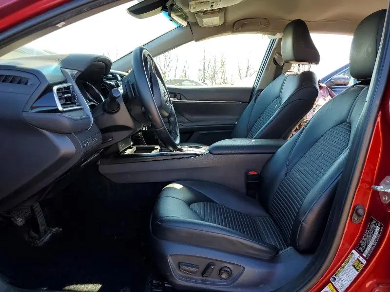 2018 TOYOTA CAMRY SE  