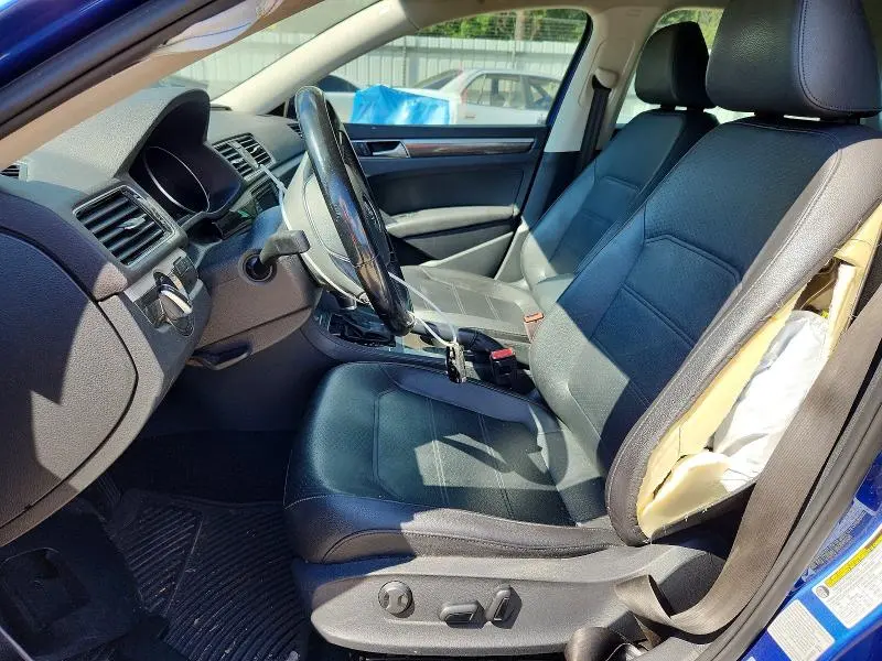 2017 VOLKSWAGEN PASSAT SE  
